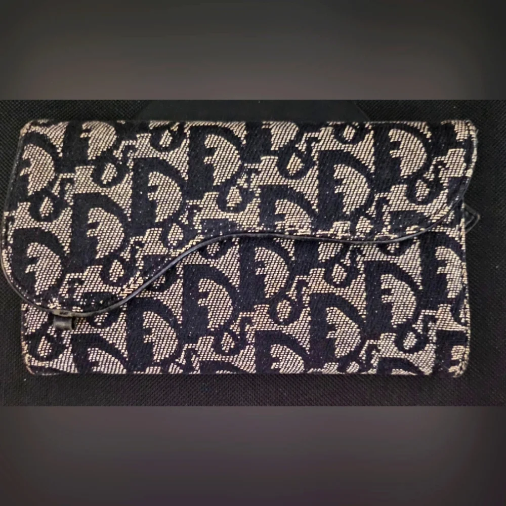 DIOR SADDLE WALLET authentic great condition!!